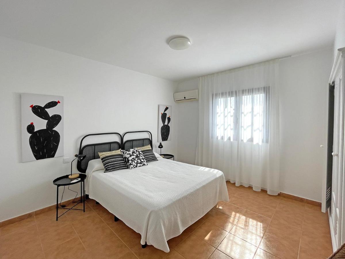 Villa Charlotte 蒂亚斯 外观 照片